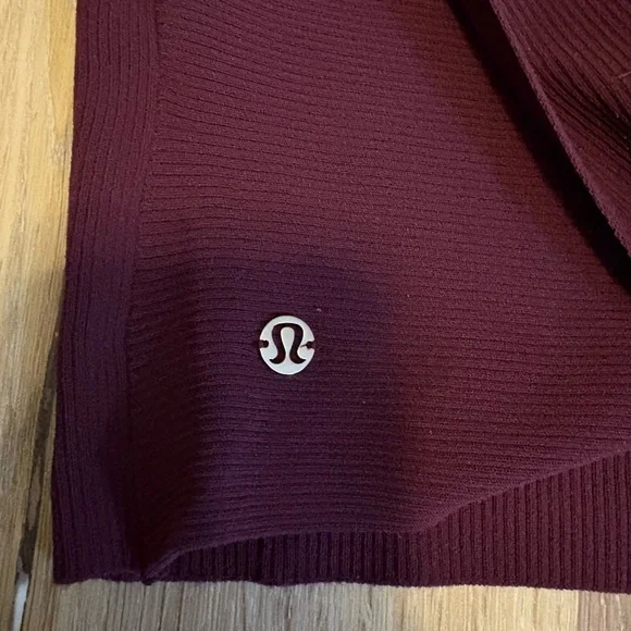 Lululemon Ribbed-Knit Twist-Back Mockneck Sweater NWT in Garnet Red - Picture 7 of 8